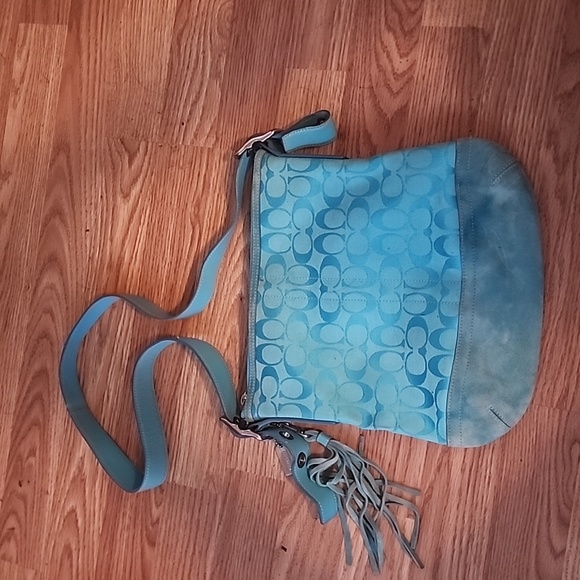 Rare Vintage Coach Crossbody bag. Good condition. - Picture 2 of 5